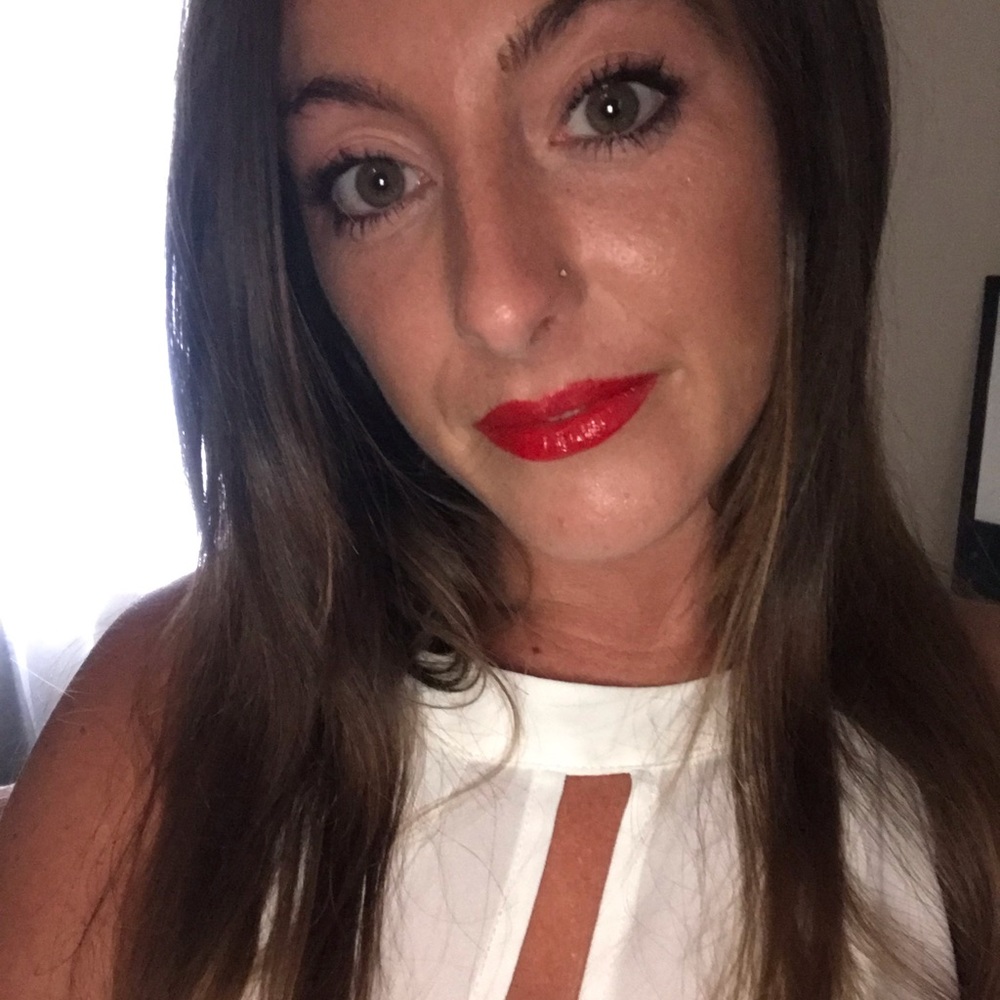 Meet your Posher, Eleni